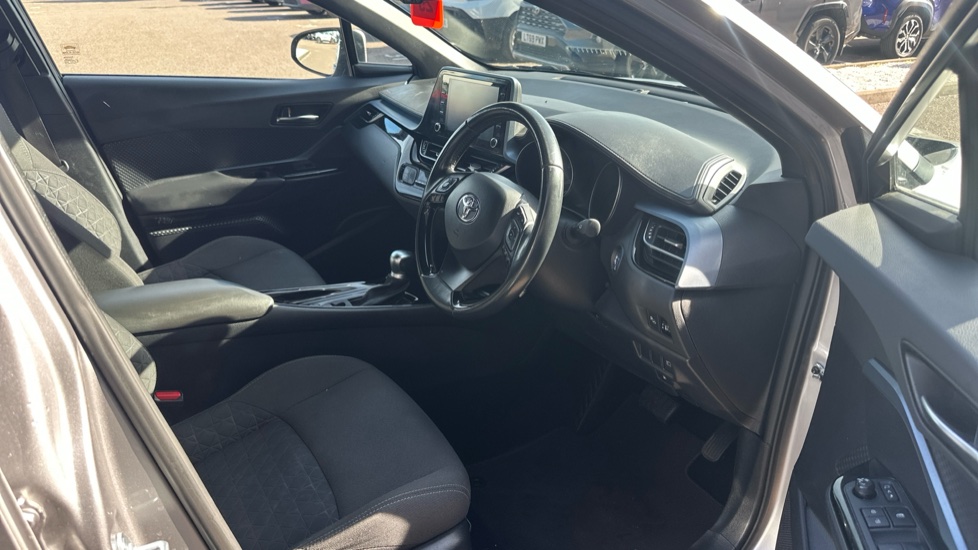 Toyota C-HR 1.8 Hybrid Design 5dr CVT Hybrid Hatchback - Image 12