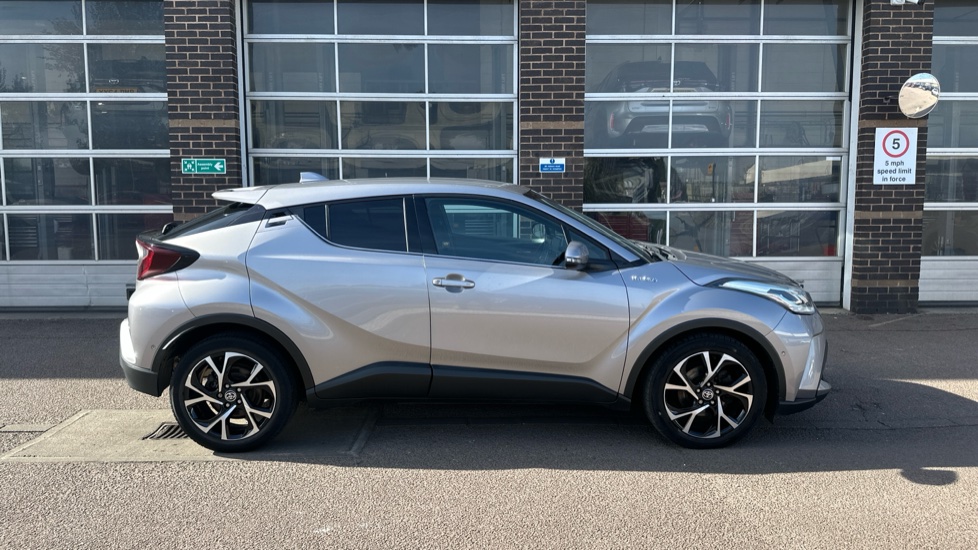 Toyota C-HR 1.8 Hybrid Design 5dr CVT Hybrid Hatchback - Image 23