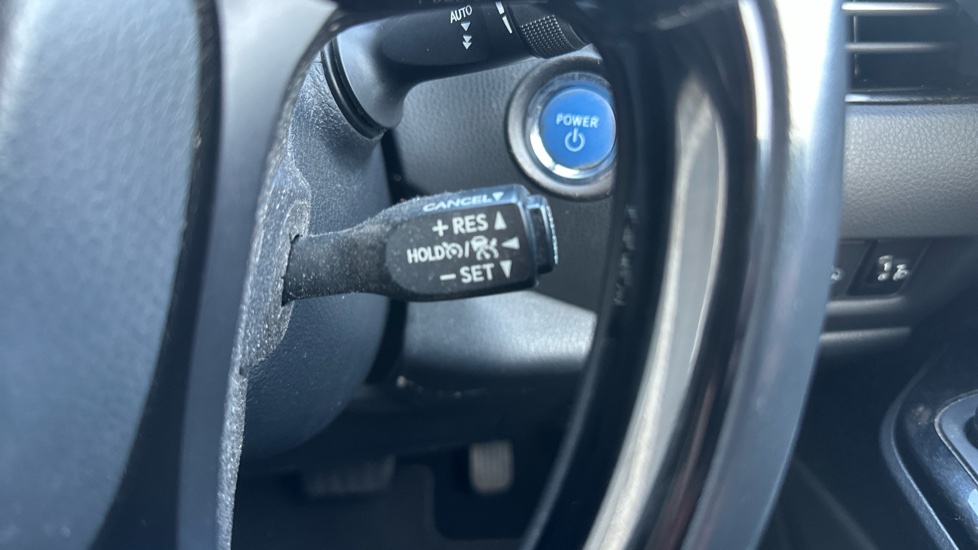 Toyota C-HR 1.8 Hybrid Design 5dr CVT Hybrid Hatchback - Image 32