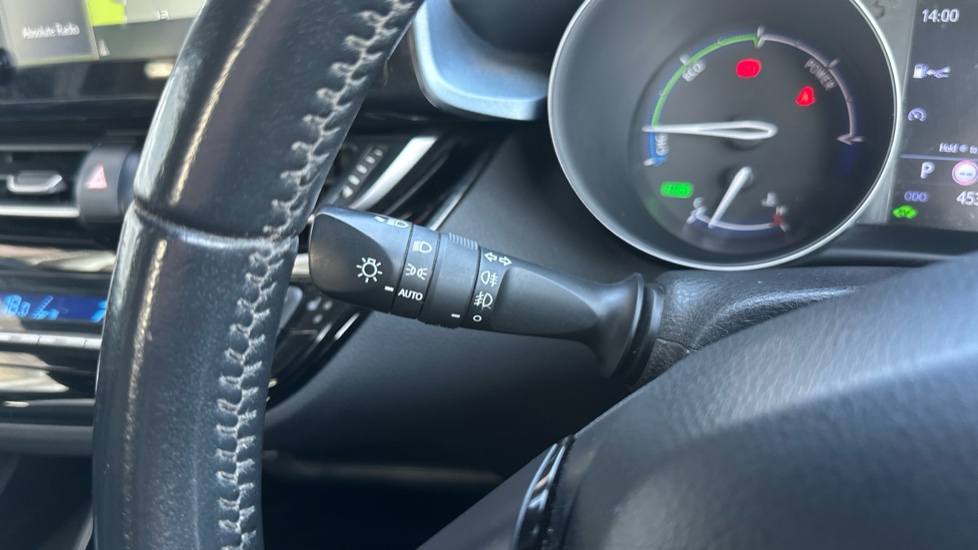 Toyota C-HR 1.8 Hybrid Design 5dr CVT Hybrid Hatchback - Image 35