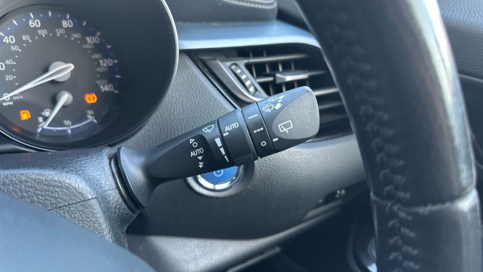 Toyota C-HR 1.8 Hybrid Design 5dr CVT Hybrid Hatchback - Image 36