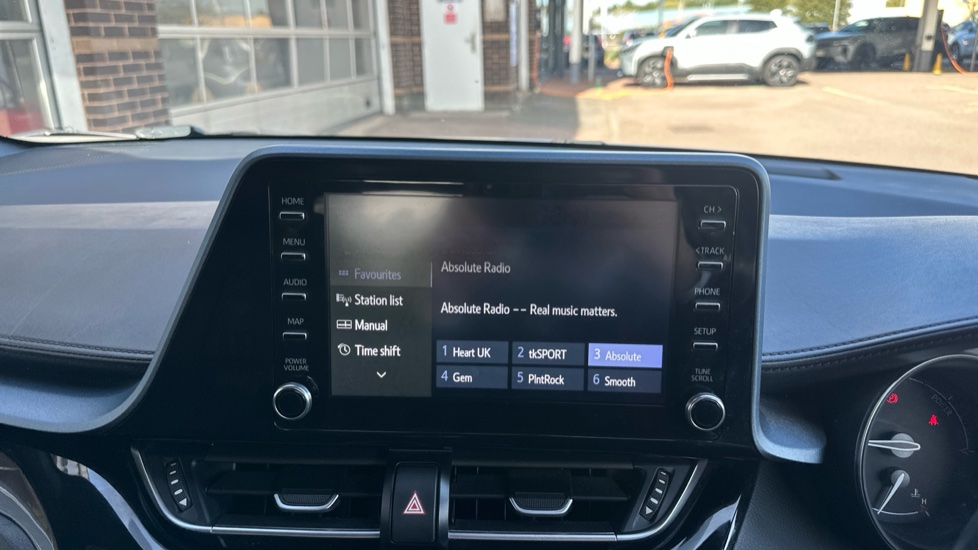 Toyota C-HR 1.8 Hybrid Design 5dr CVT Hybrid Hatchback - Image 38