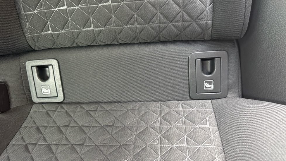 Toyota C-HR 1.8 Hybrid Design 5dr CVT Hybrid Hatchback - Image 14