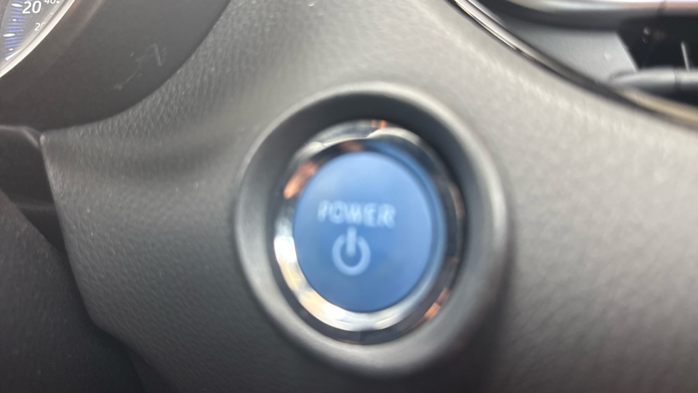 Toyota C-HR 1.8 Hybrid Design 5dr CVT Hybrid Hatchback - Image 16