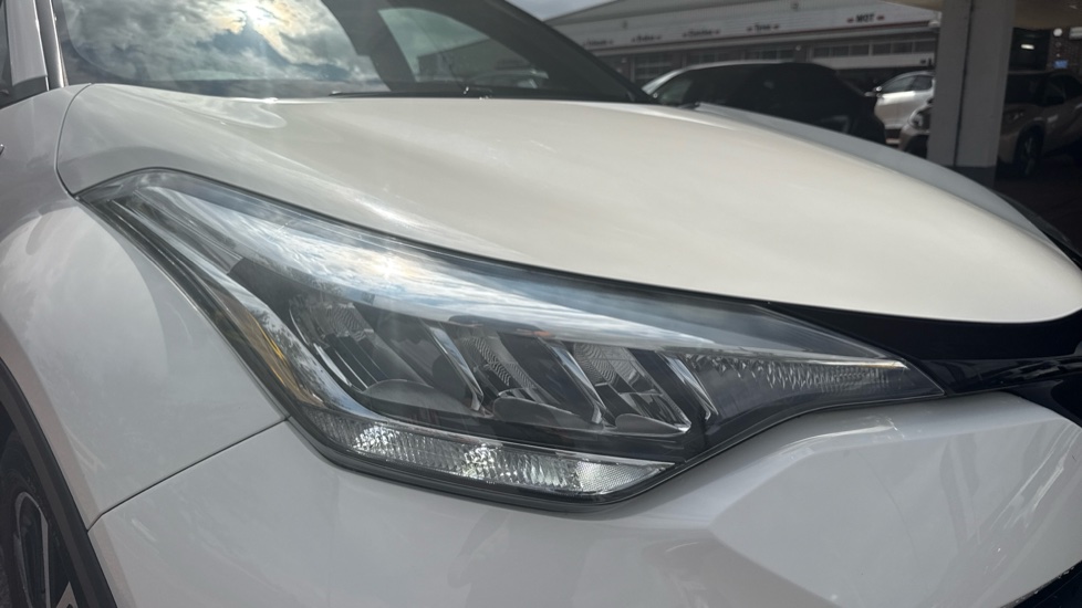 Toyota C-HR 1.8 Hybrid Design 5dr CVT Hybrid Hatchback - Image 20