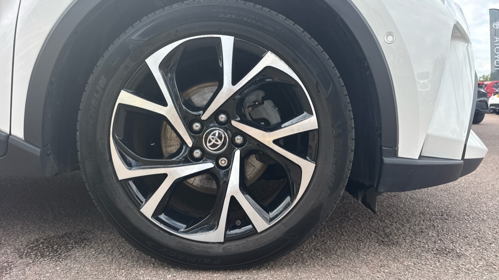 Toyota C-HR 1.8 Hybrid Design 5dr CVT Hybrid Hatchback - Image 25