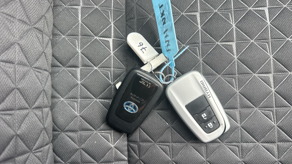 Toyota C-HR 1.8 Hybrid Design 5dr CVT Hybrid Hatchback - Image 28