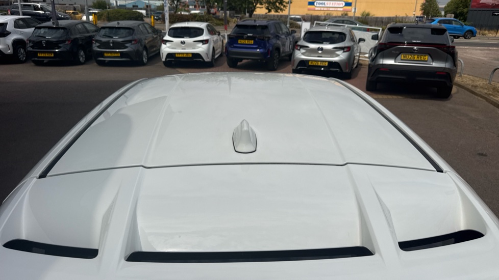 Toyota C-HR 1.8 Hybrid Design 5dr CVT Hybrid Hatchback - Image 29