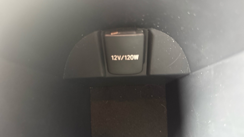 Toyota C-HR 1.8 Hybrid Design 5dr CVT Hybrid Hatchback - Image 38
