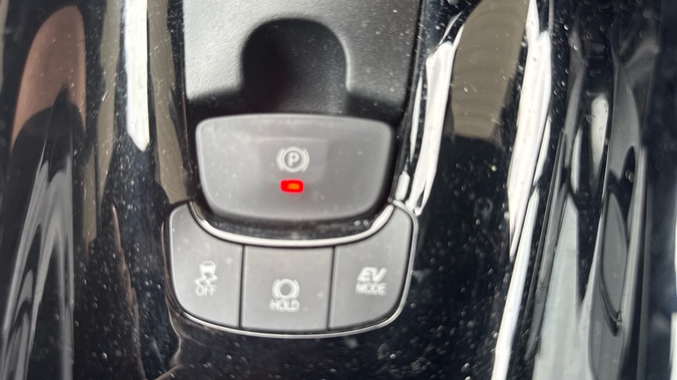 Toyota C-HR 1.8 Hybrid Design 5dr CVT Hybrid Hatchback - Image 45