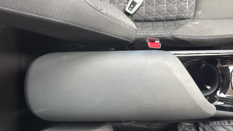 Toyota C-HR 1.8 Hybrid Design 5dr CVT Hybrid Hatchback - Image 47