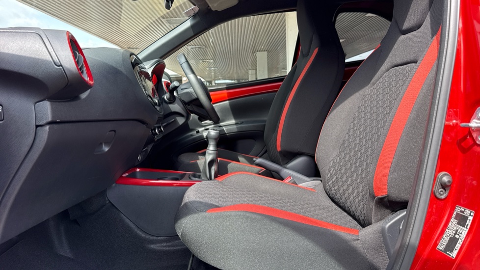 Toyota Aygo X 1.0 VVT-i Edge 5dr Petrol Hatchback - Image 5