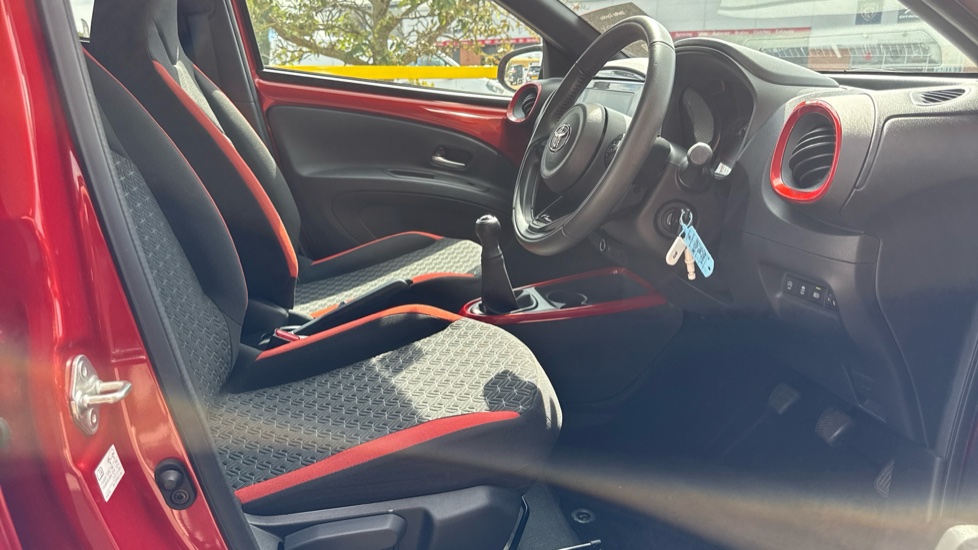 Toyota Aygo X 1.0 VVT-i Edge 5dr Petrol Hatchback - Image 12