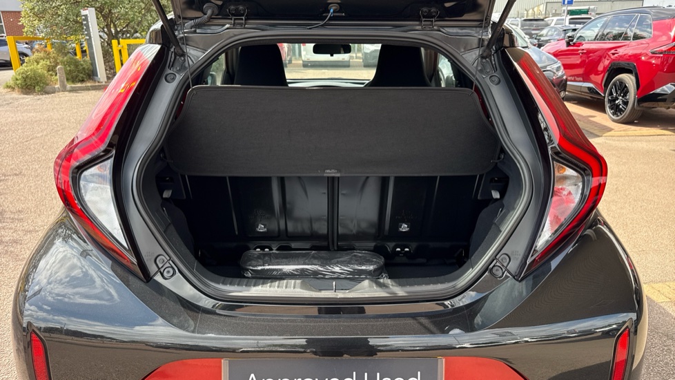 Toyota Aygo X 1.0 VVT-i Edge 5dr Petrol Hatchback - Image 13