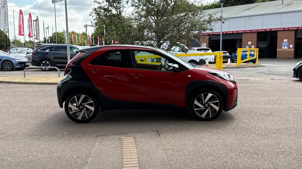 Toyota Aygo X 1.0 VVT-i Edge 5dr Petrol Hatchback - Image 23