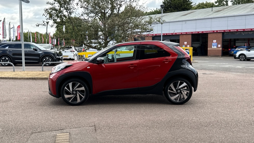 Toyota Aygo X 1.0 VVT-i Edge 5dr Petrol Hatchback - Image 24