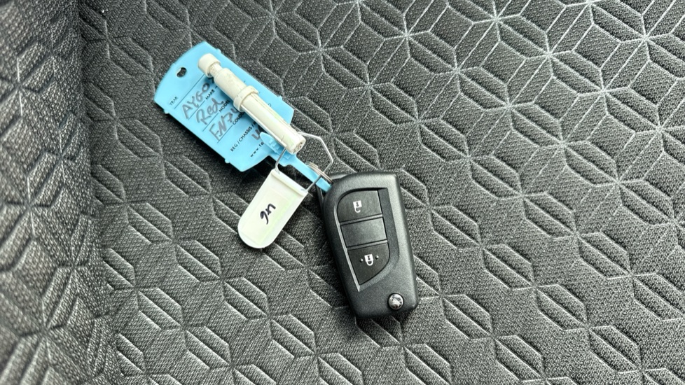 Toyota Aygo X 1.0 VVT-i Edge 5dr Petrol Hatchback - Image 28