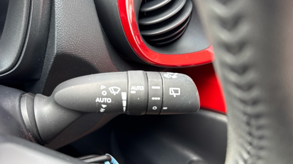 Toyota Aygo X 1.0 VVT-i Edge 5dr Petrol Hatchback - Image 34