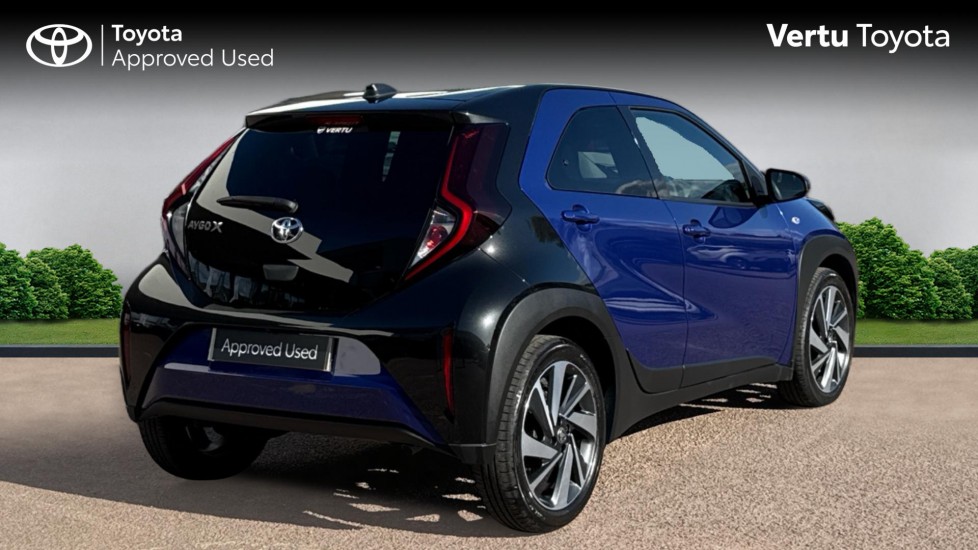 Toyota Aygo X 1.0 VVT-i Edge 5dr Petrol Hatchback - Image 2