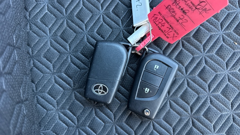 Toyota Aygo X 1.0 VVT-i Edge 5dr Petrol Hatchback - Image 28