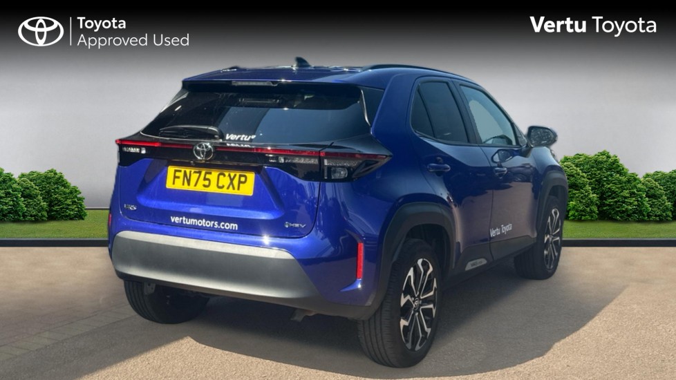 Toyota Yaris Cross 1.5 Hybrid Design 5dr CVT Hybrid Estate - Image 2
