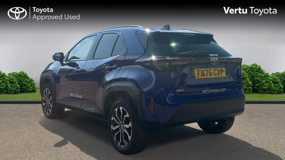 Toyota Yaris Cross 1.5 Hybrid Design 5dr CVT Hybrid Estate - Image 4