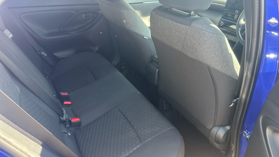 Toyota Yaris Cross 1.5 Hybrid Design 5dr CVT Hybrid Estate - Image 8