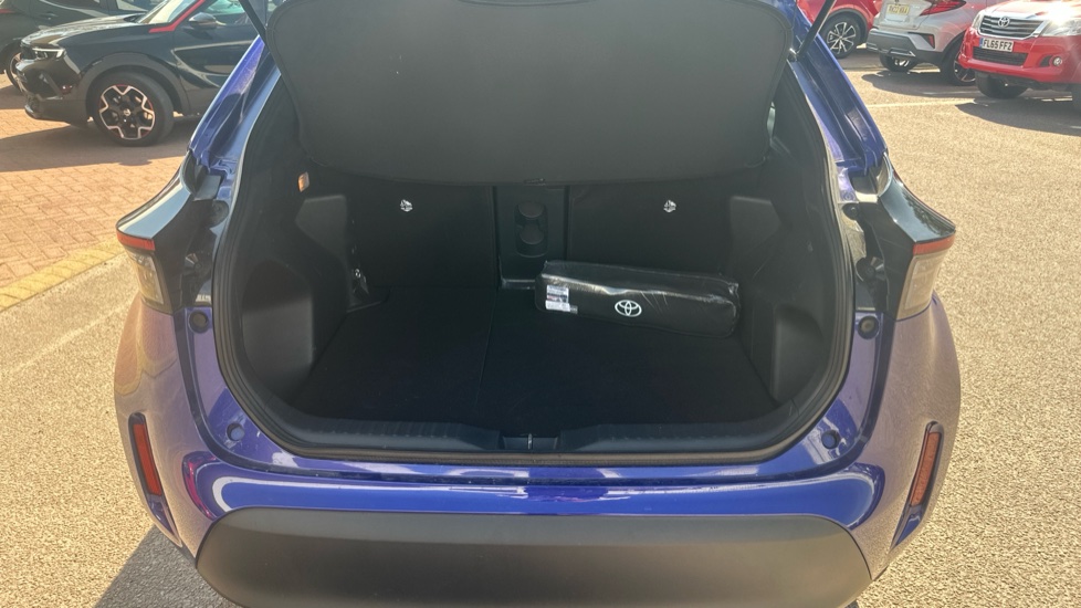 Toyota Yaris Cross 1.5 Hybrid Design 5dr CVT Hybrid Estate - Image 13