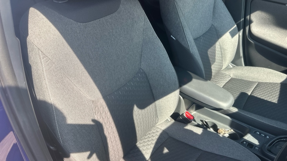 Toyota Yaris Cross 1.5 Hybrid Design 5dr CVT Hybrid Estate - Image 14