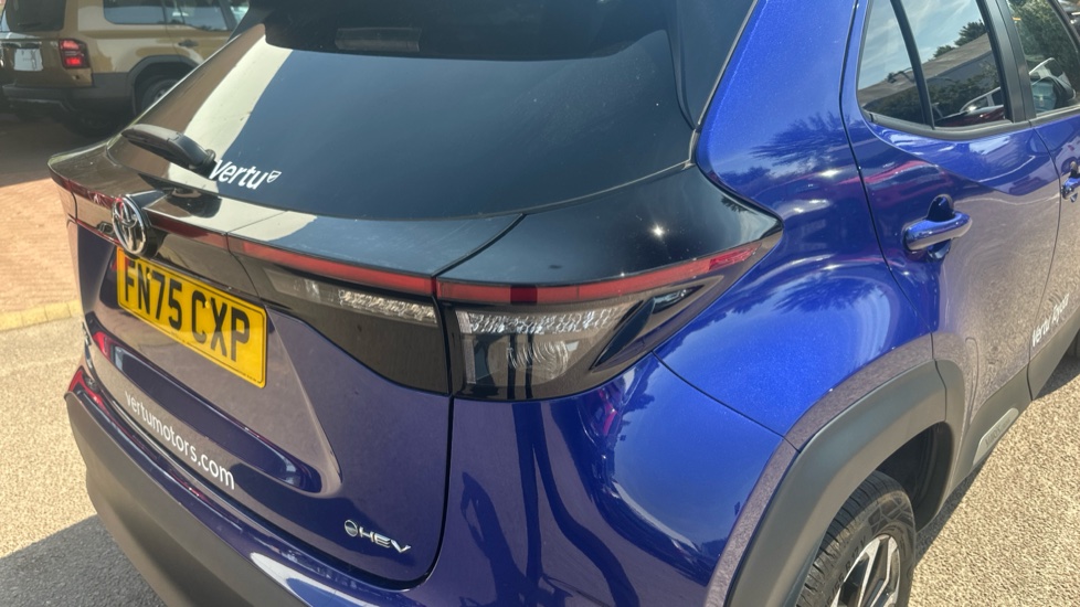 Toyota Yaris Cross 1.5 Hybrid Design 5dr CVT Hybrid Estate - Image 21