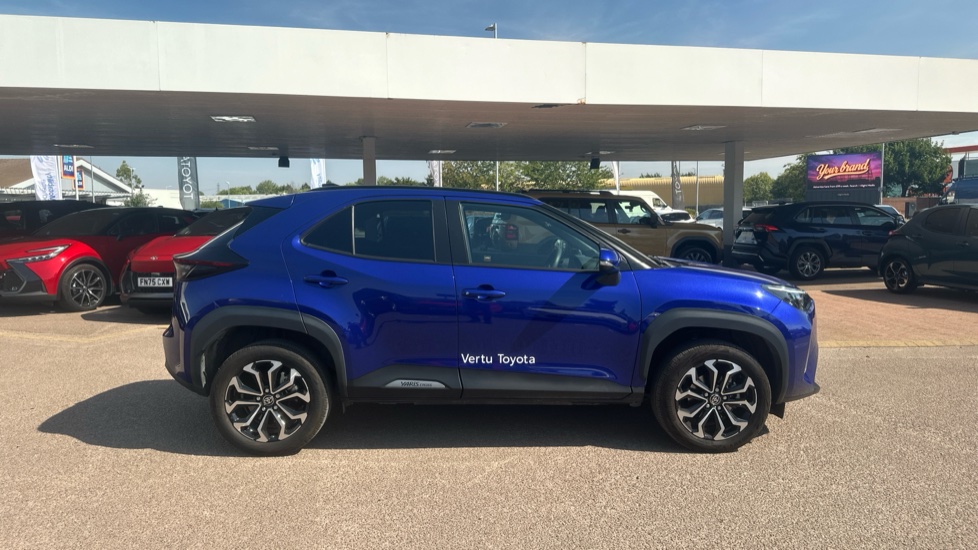 Toyota Yaris Cross 1.5 Hybrid Design 5dr CVT Hybrid Estate - Image 23