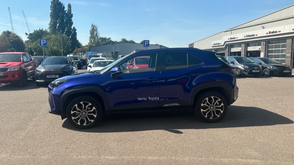 Toyota Yaris Cross 1.5 Hybrid Design 5dr CVT Hybrid Estate - Image 24
