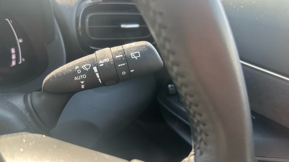 Toyota Yaris Cross 1.5 Hybrid Design 5dr CVT Hybrid Estate - Image 43