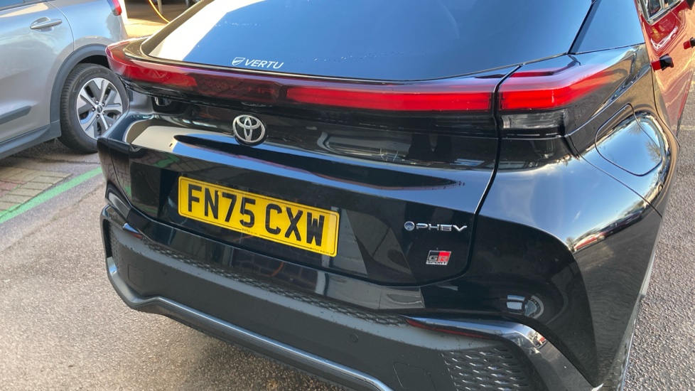 Toyota C-HR 2.0 PHEV GR Sport 5dr CVT Hatchback - Image 40