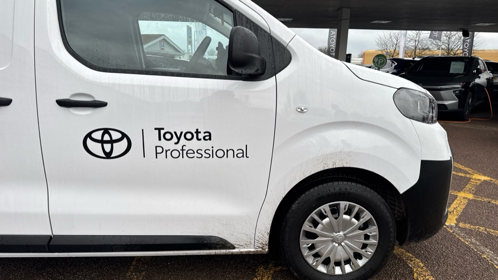 Toyota Proace L1 Diesel 1.5D 120 Icon Van - Image 37