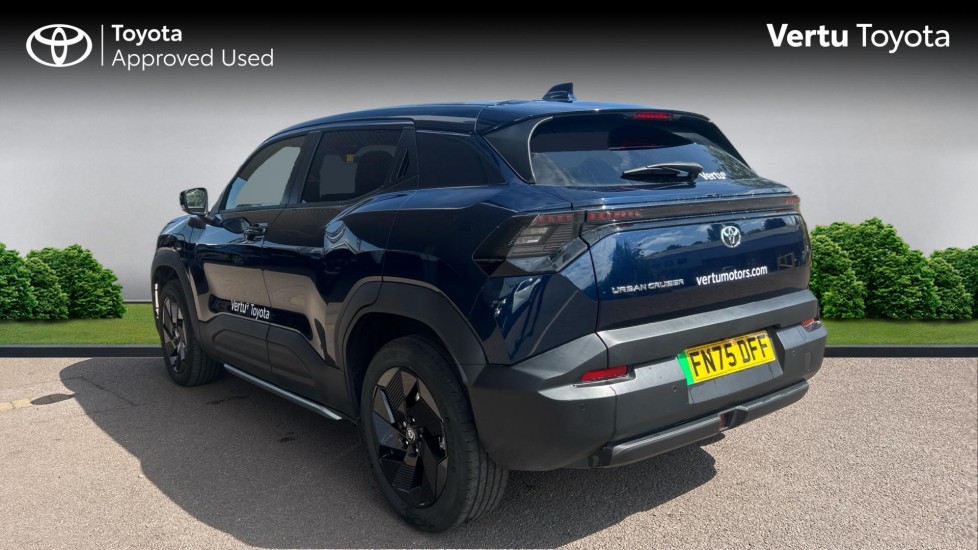 Toyota Urbancruiser 128kW Design 61kWh 5dr Auto Electric Estate - Image 4