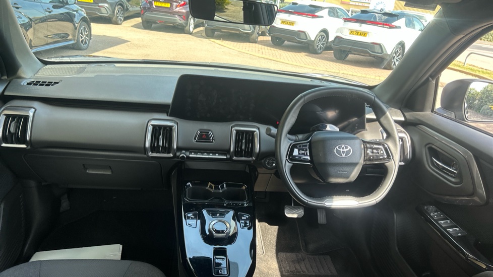 Toyota Urbancruiser 128kW Design 61kWh 5dr Auto Electric Estate - Image 6