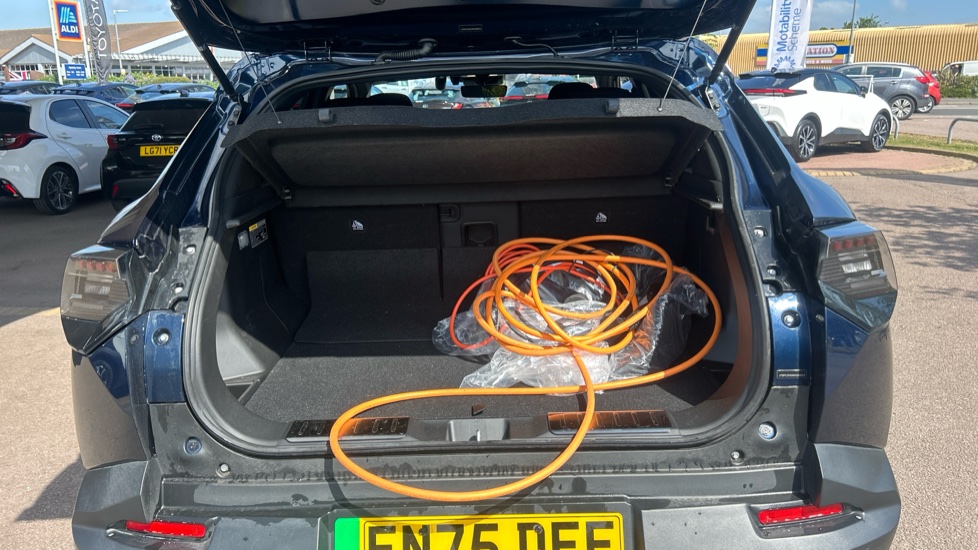 Toyota Urbancruiser 128kW Design 61kWh 5dr Auto Electric Estate - Image 13