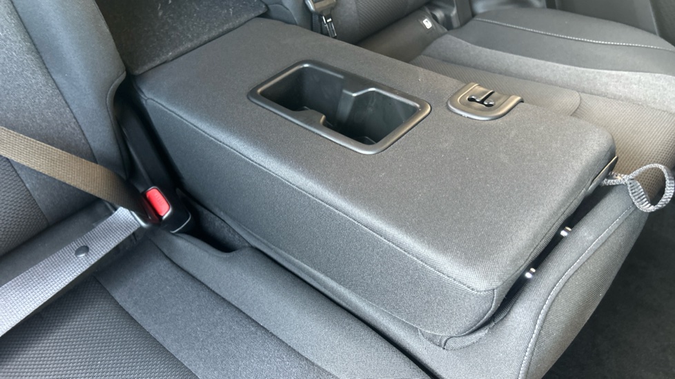 Toyota Urbancruiser 128kW Design 61kWh 5dr Auto Electric Estate - Image 18
