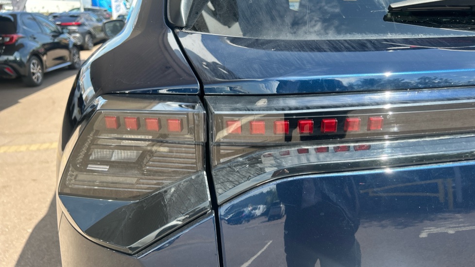 Toyota Urbancruiser 128kW Design 61kWh 5dr Auto Electric Estate - Image 21