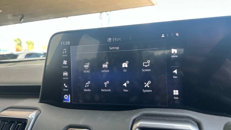 Toyota Urbancruiser 128kW Design 61kWh 5dr Auto Electric Estate - Image 34