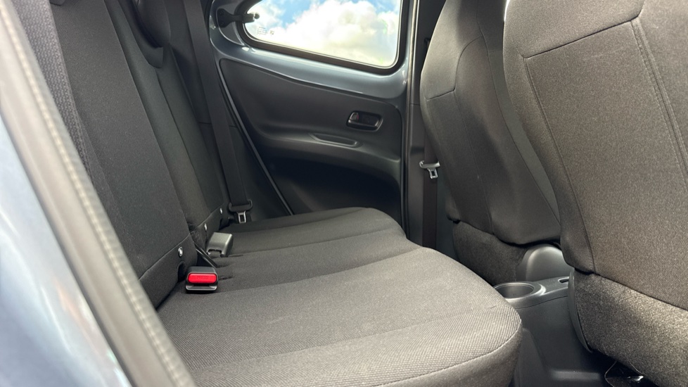 Toyota Aygo X 1.0 VVT-i Edge 5dr Petrol Hatchback - Image 8