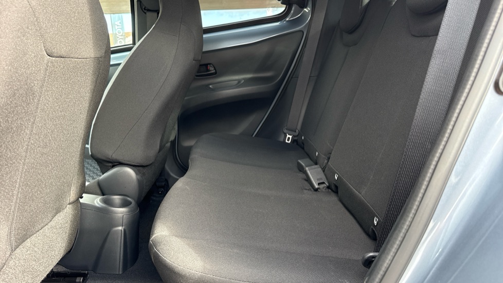 Toyota Aygo X 1.0 VVT-i Edge 5dr Petrol Hatchback - Image 15