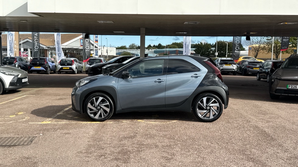 Toyota Aygo X 1.0 VVT-i Edge 5dr Petrol Hatchback - Image 24
