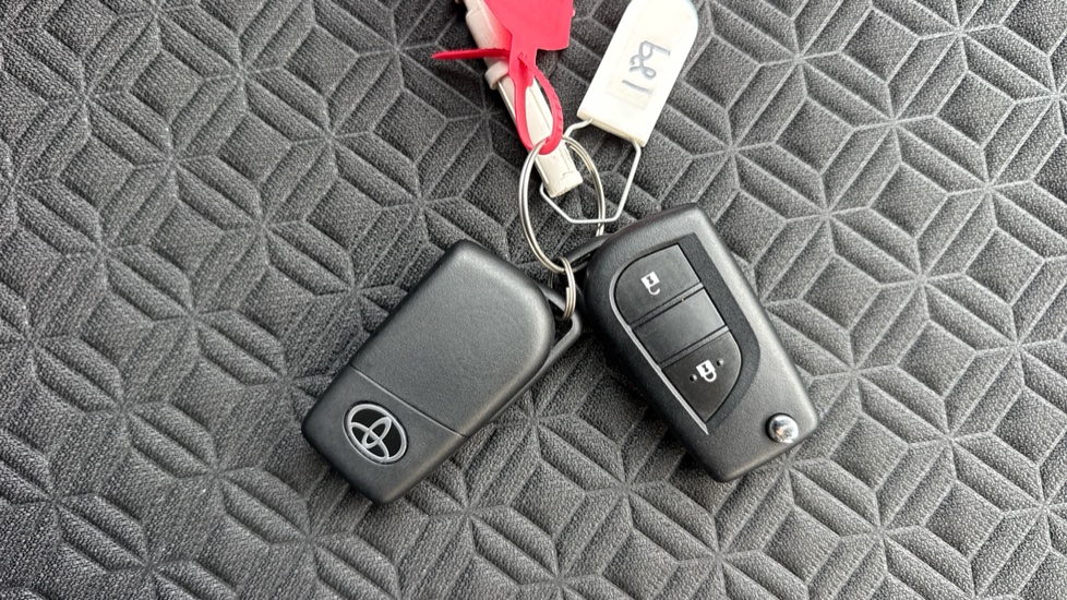 Toyota Aygo X 1.0 VVT-i Edge 5dr Petrol Hatchback - Image 28