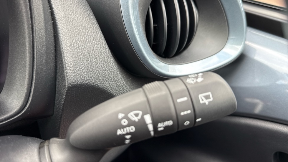 Toyota Aygo X 1.0 VVT-i Edge 5dr Petrol Hatchback - Image 34