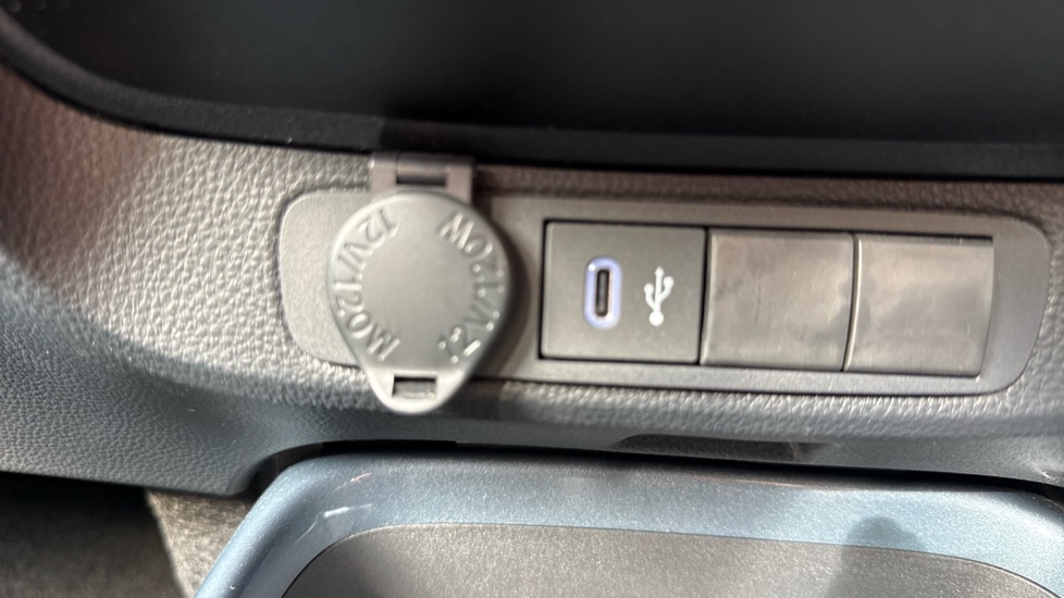 Toyota Aygo X 1.0 VVT-i Edge 5dr Petrol Hatchback - Image 37