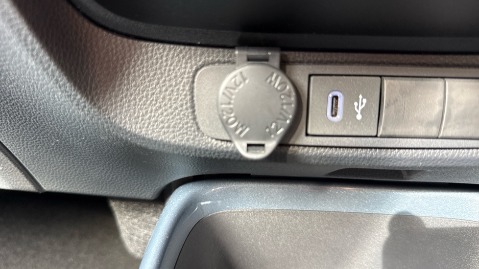 Toyota Aygo X 1.0 VVT-i Edge 5dr Petrol Hatchback - Image 38