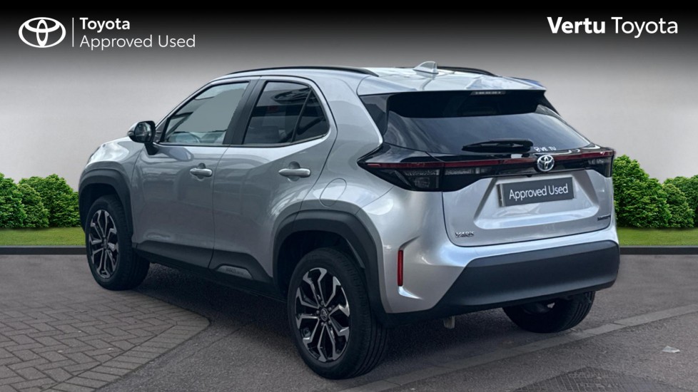 Toyota Yaris Cross 1.5 Hybrid Design 5dr CVT Hybrid Estate - Image 4