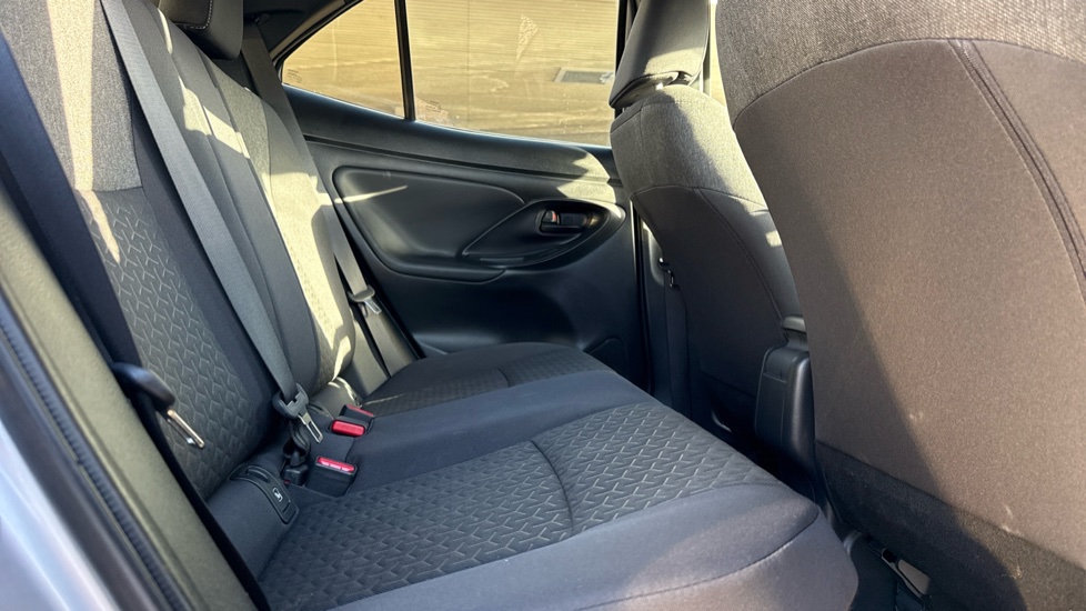 Toyota Yaris Cross 1.5 Hybrid Design 5dr CVT Hybrid Estate - Image 8